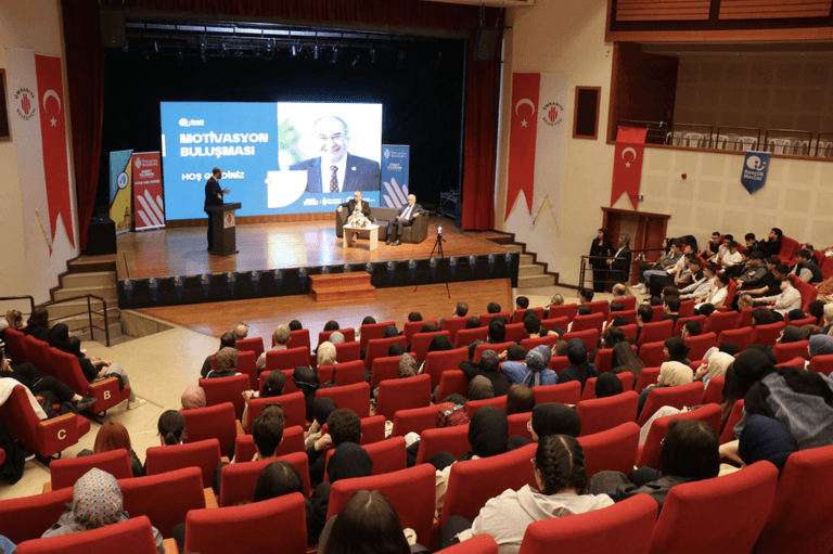 Prof. Dr. Nevzat Tarhan: “‘Stres yapma’ demek strese davet etmektir”