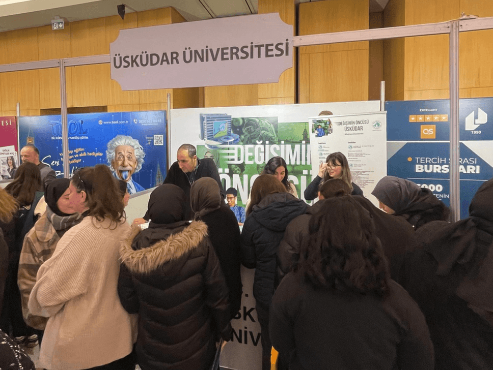 Üsküdar Üniversitesi Karadeniz’de aday öğrencilerle buluştu