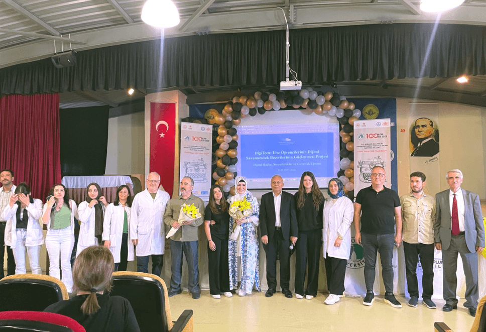 Dijital haklar ve bilinçli dijital vatandaşlık masaya yatırıldı