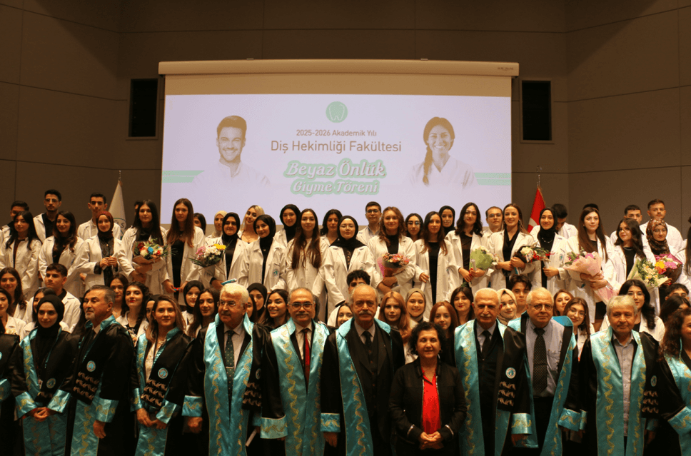 Diş Hekimliği Fakültesinde beyaz önlük giyme heyecanı yaşandı