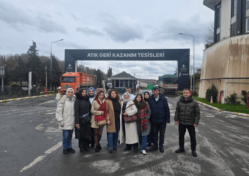 Environmentally focused technical field trip by students of the Medicinal and Aromatic Plants Program