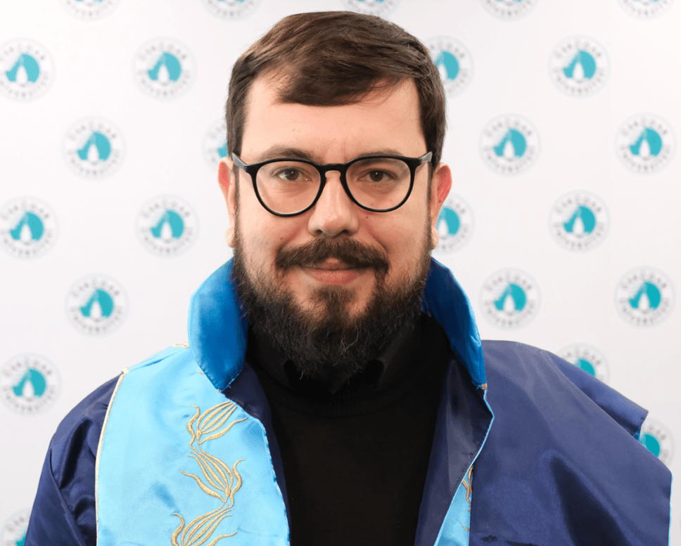 Komplo teorileri toplumun gerçekleri görmesini engelliyor!