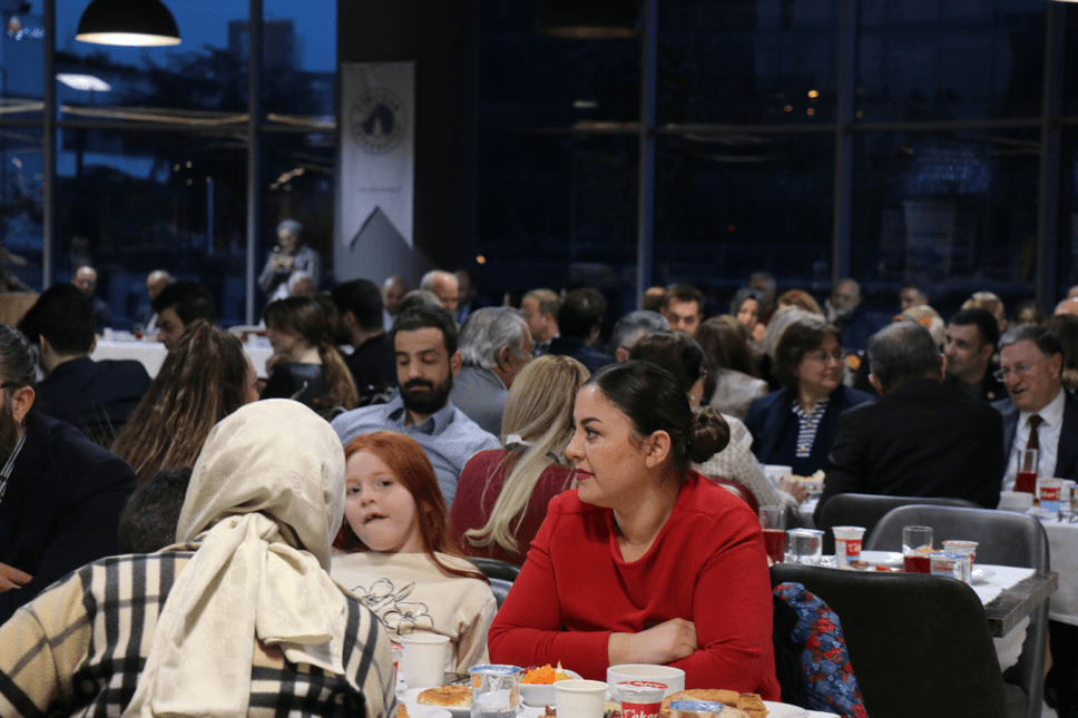Sağlıkçılar iftar programında bir araya geldi