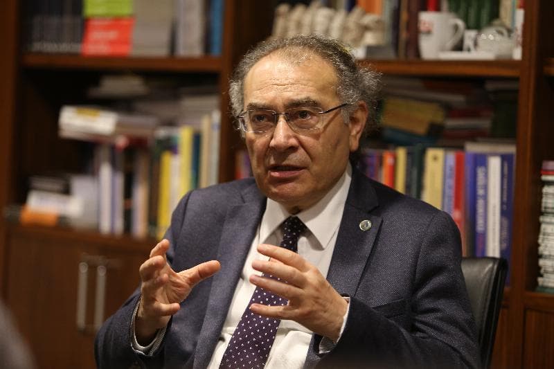 Prof. Dr. Nevzat Tarhan: İki kişiye aynı anda aşk mümkün mü?
