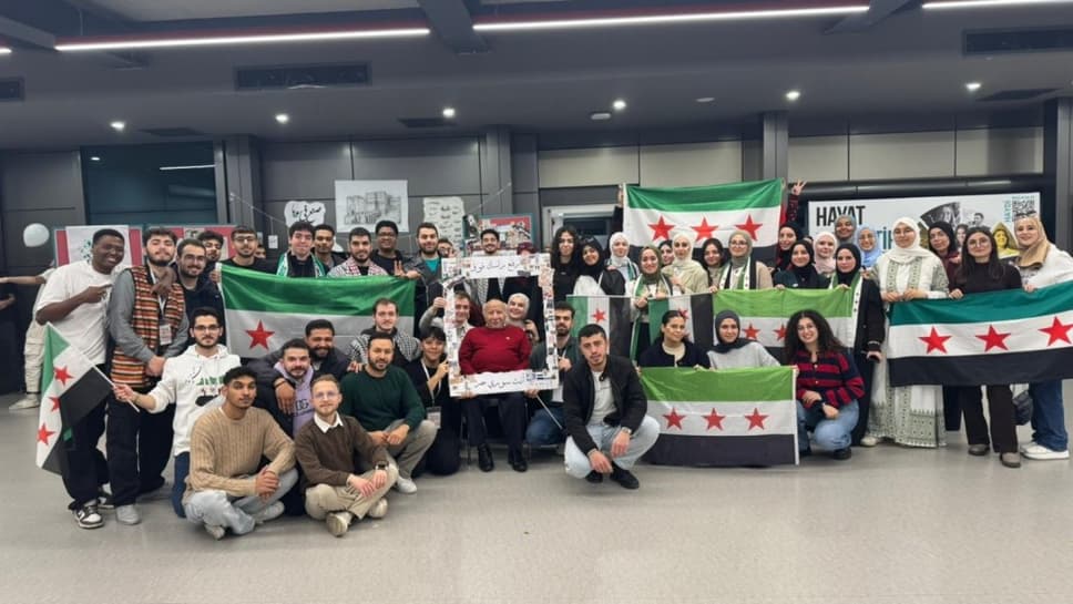 Syrian students celebrate the First Anniversary of Independence with enthusiasm