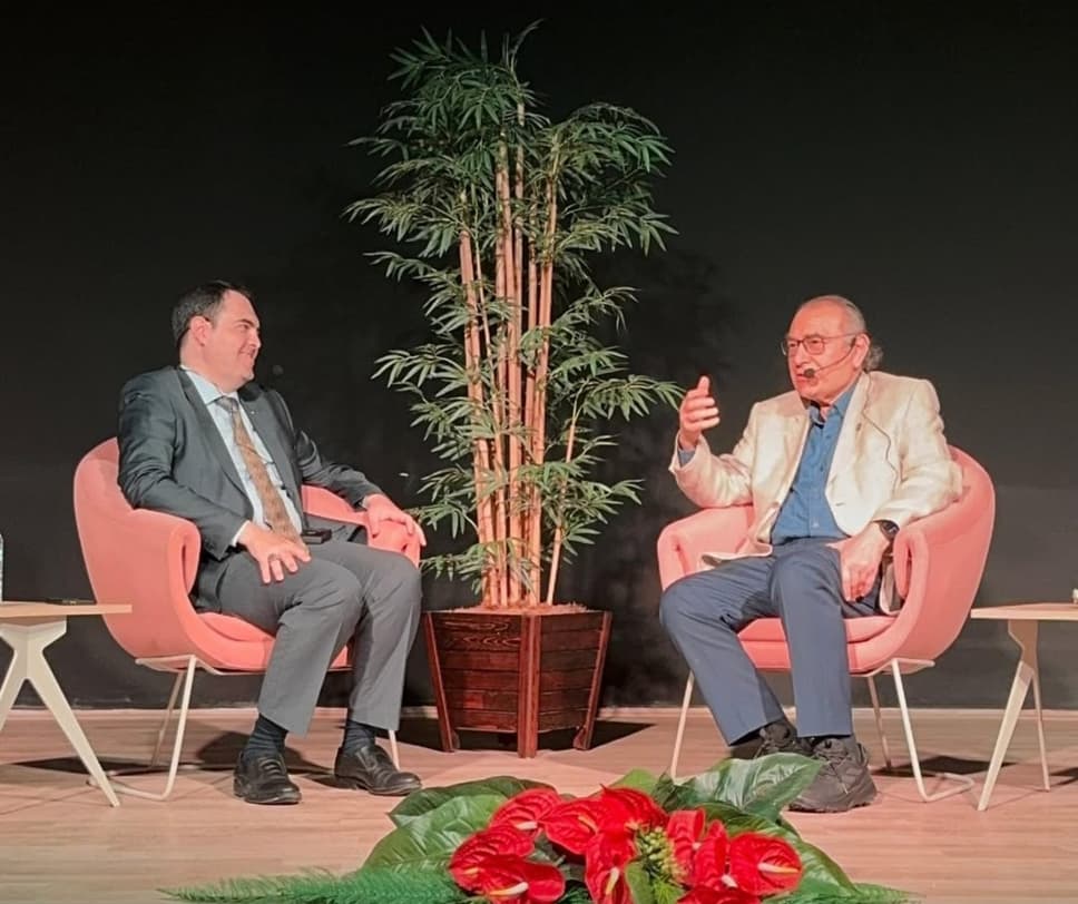 Prof. Dr. Nevzat Tarhan: “Dijitalleşme tehdit değil fırsattır”